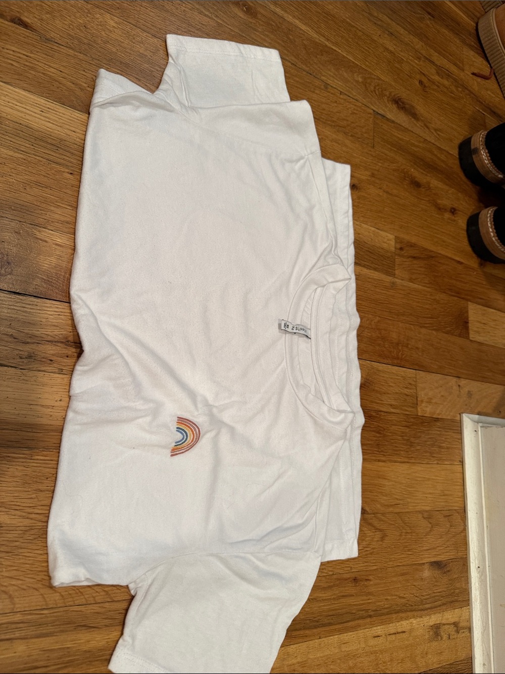 Z-Supply woman’s White T-Shirt with Rainbow Embroidery size xs